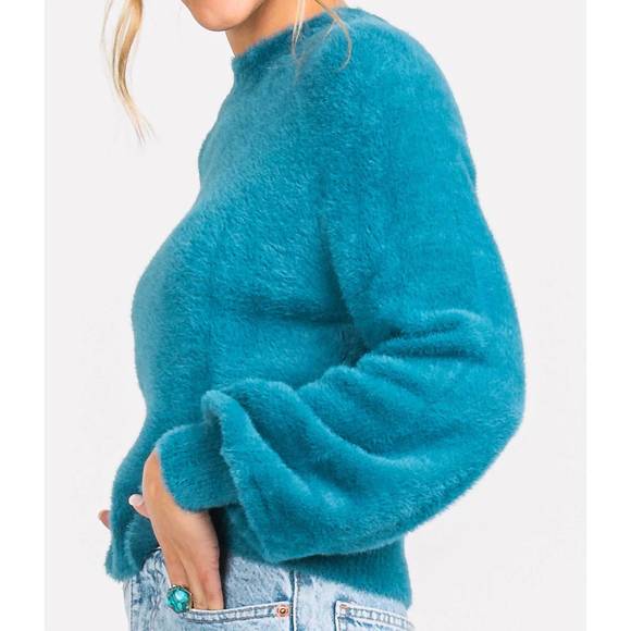 NEW SOUTHERN SHIRT COMPANY cropped feather knit sweater in dragon fly - Picture 3 of 3